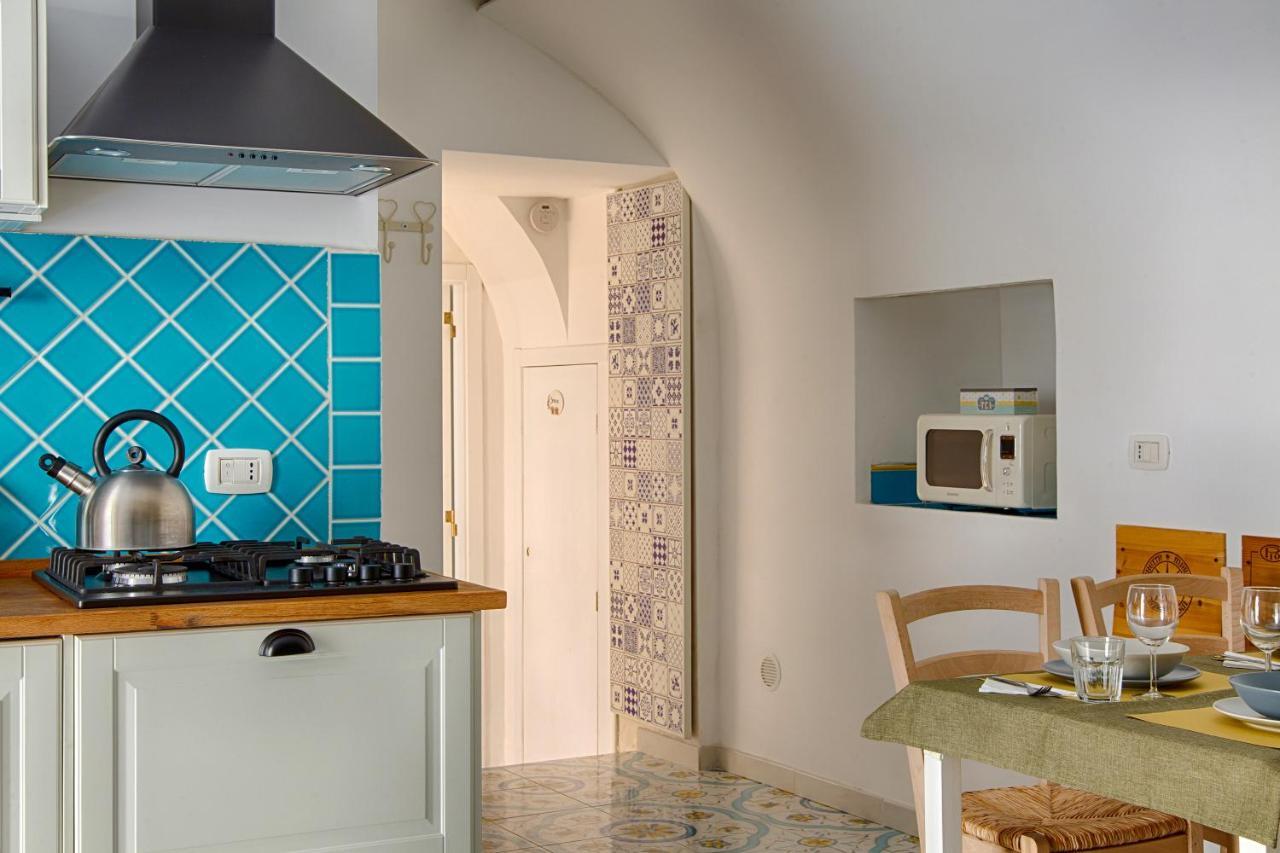 Lovely Near Via Dei Mille - Chiaia Area * Naples