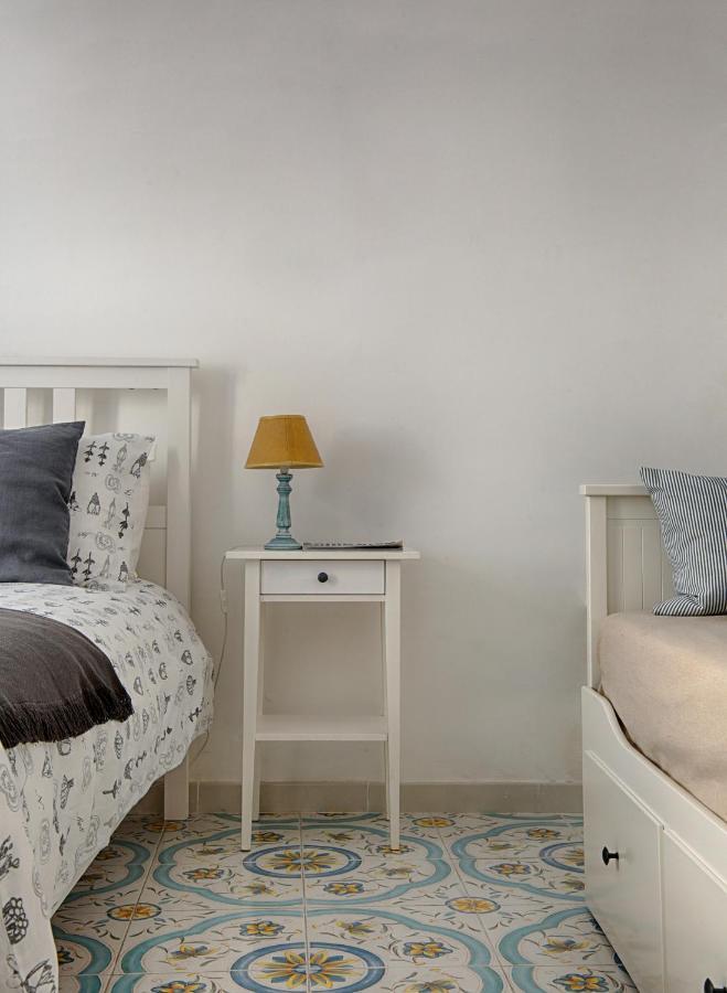 Lovely Near Via Dei Mille - Chiaia Area Apartment *